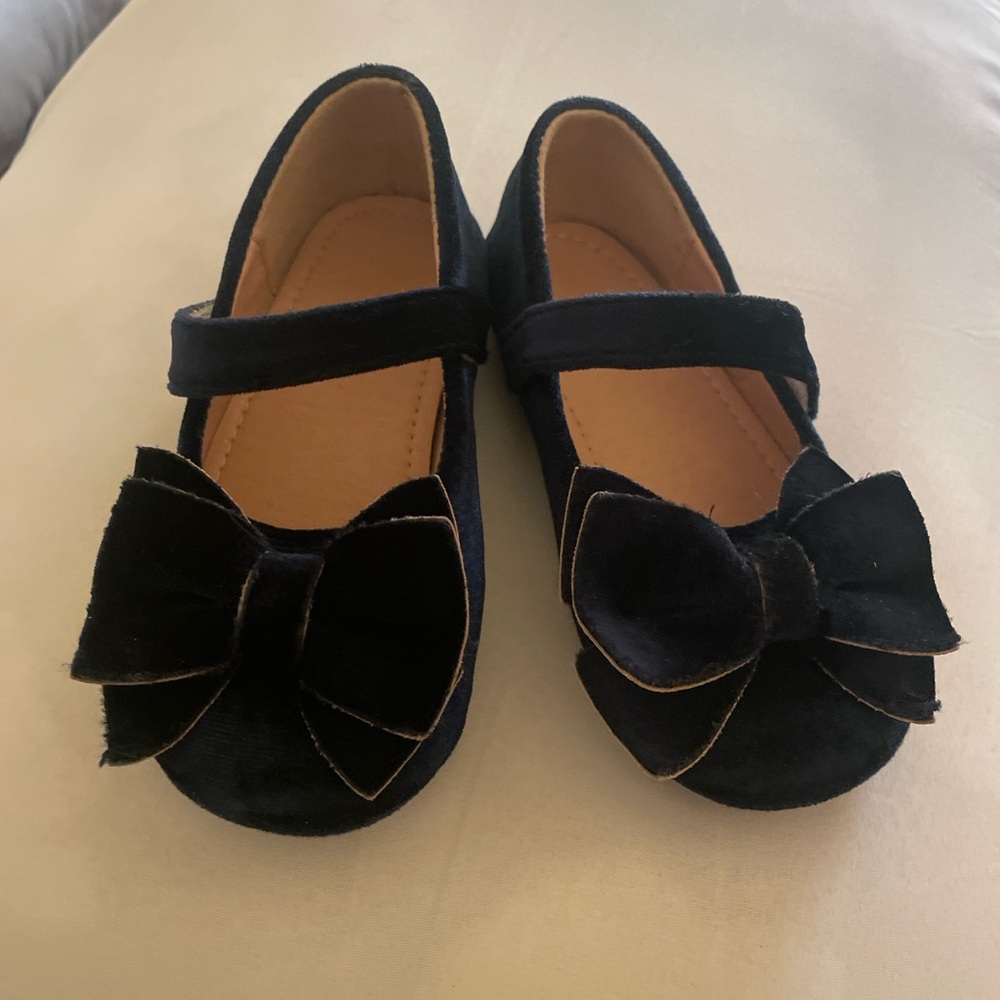 8T Navy Blue Velvet Kids Mary Jane’s with Bow